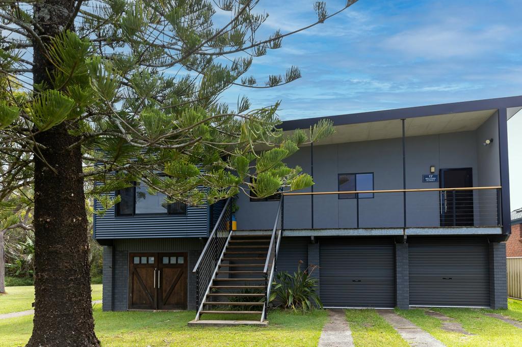 17 Belford St, Old Bar, NSW 2430