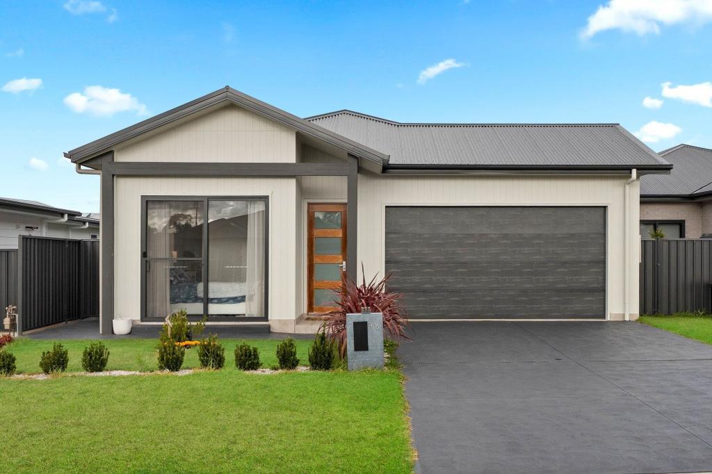 16B MADELEINE DR, GOULBURN, NSW 2580