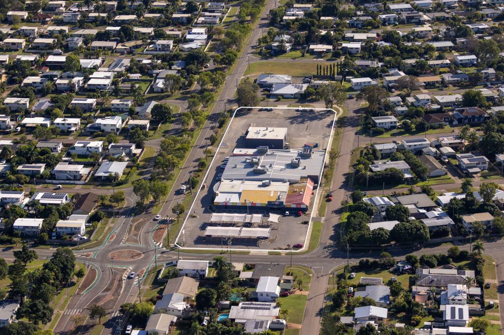 MOUNT VIEW PLAZA, 40-50 BAMFORD LANE, KIRWAN, QLD 4817