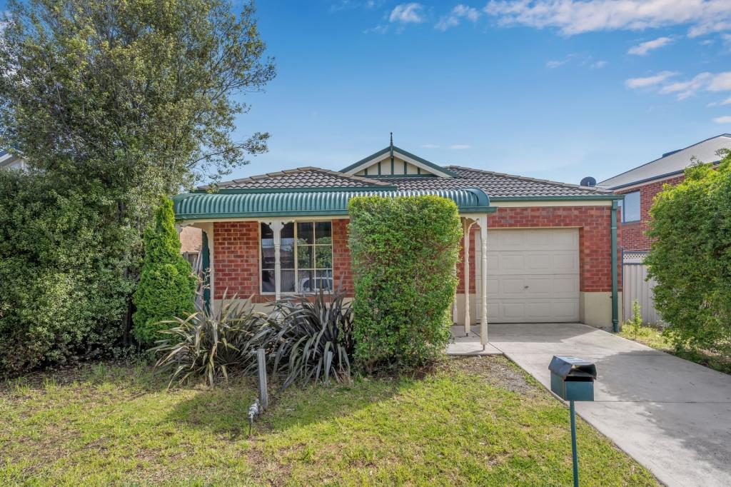 5 French Cres, Caroline Springs, VIC 3023