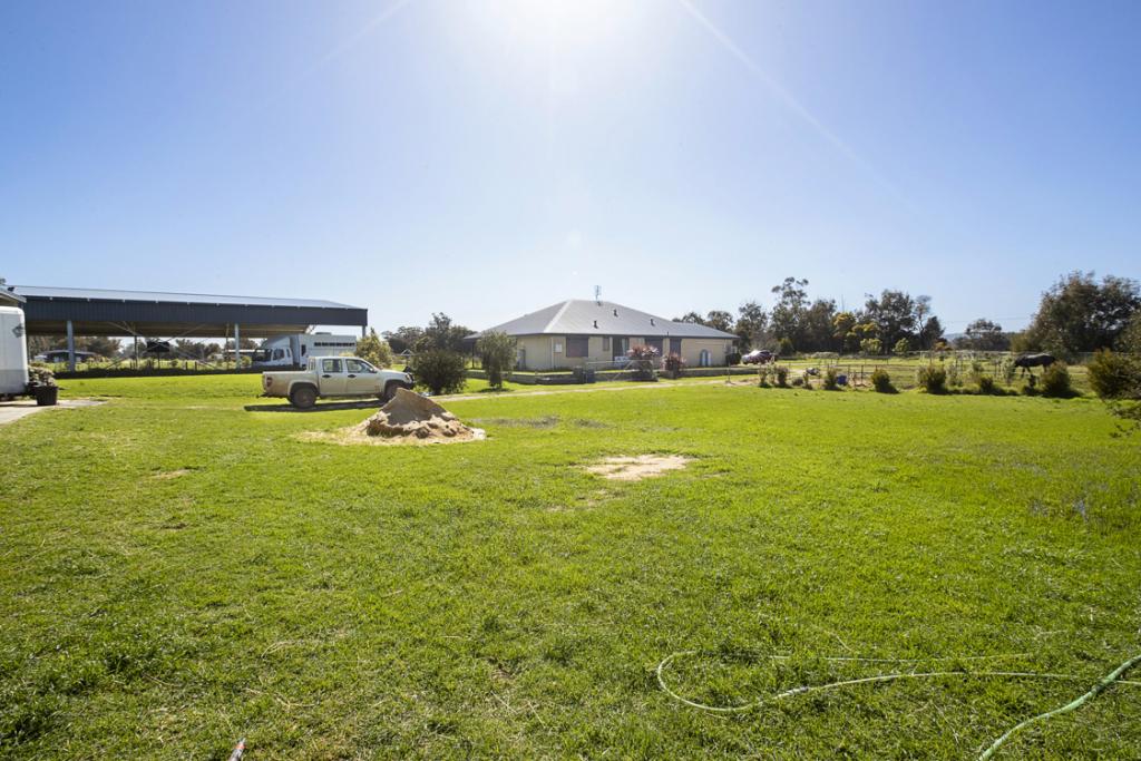 4 HAINGE RD, HAMEL, WA 6215