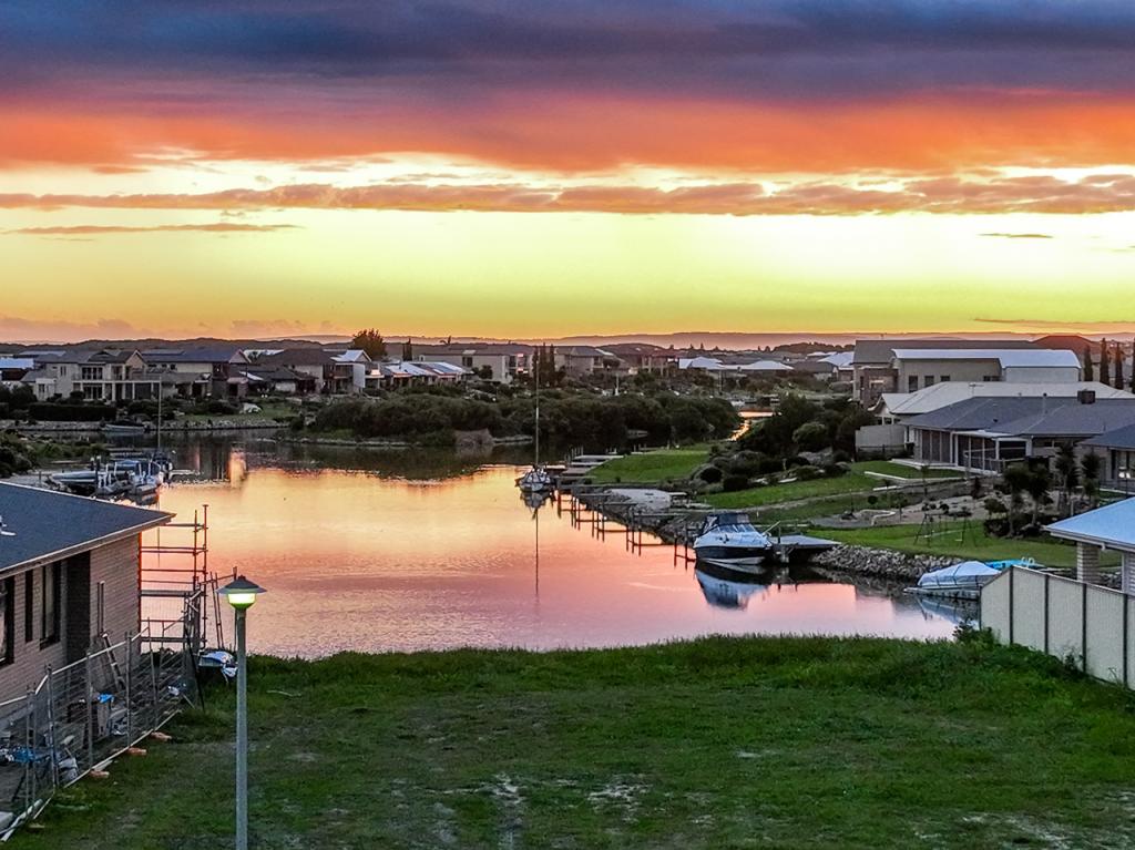 202 Excelsior Pde, Hindmarsh Island, SA 5214