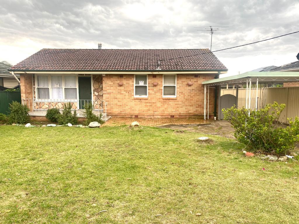 8 STEVENAGE RD, CANLEY HEIGHTS, NSW 2166