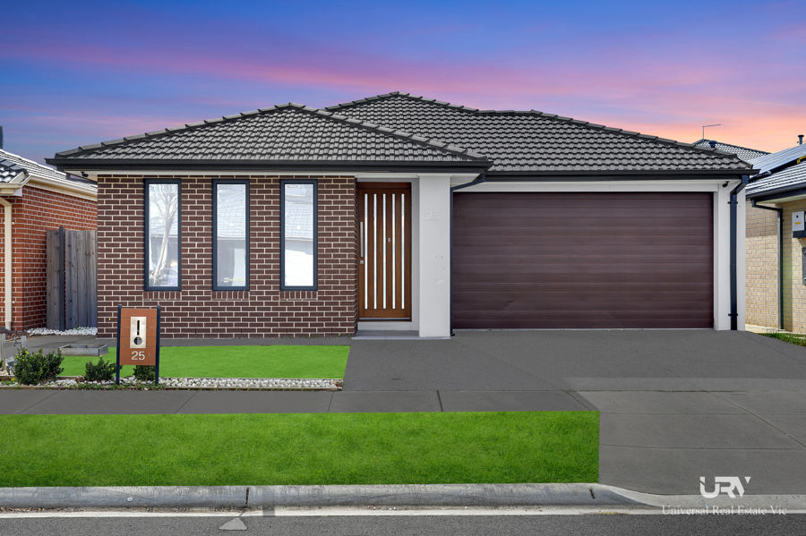 25 FADARO ST, KALKALLO, VIC 3064