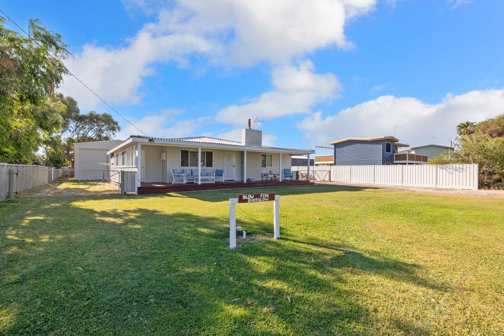 6 Wedge Ave, Lancelin, WA 6044