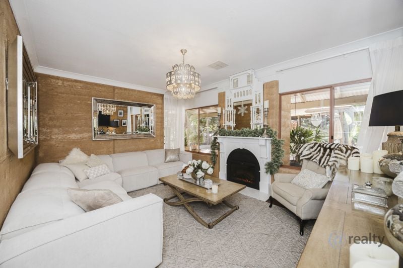 13 Wallangarra Dr, Bedfordale, WA 6112