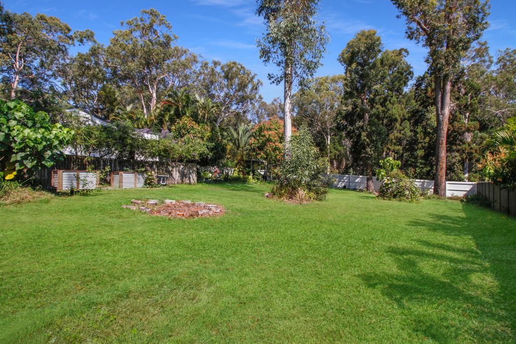 11 Aruma St, Macleay Island, QLD 4184