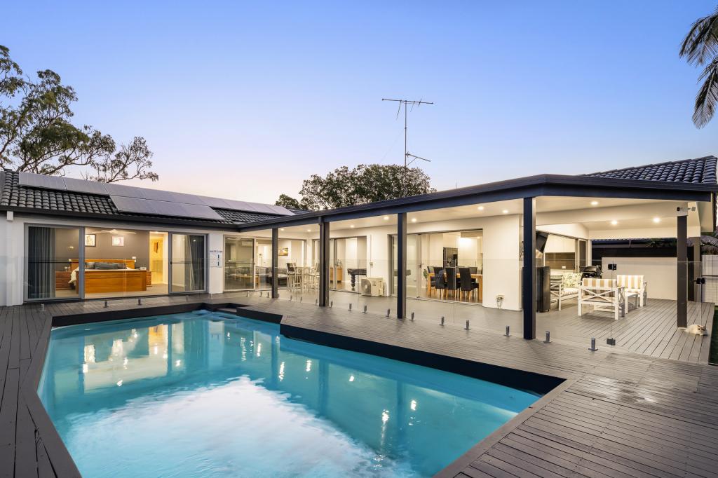 5 Goolagong Ct, Broadbeach Waters, QLD 4218