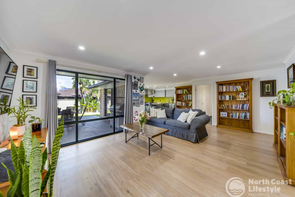 1a Kulgun Ct, Ocean Shores, NSW 2483