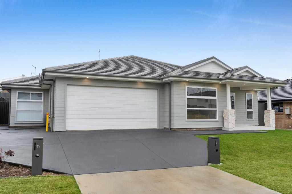 7 White Oak St, Tahmoor, NSW 2573