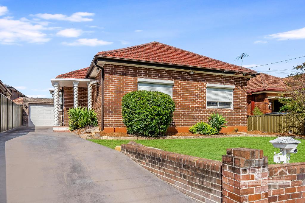 11 Moya Cres, Kingsgrove, NSW 2208