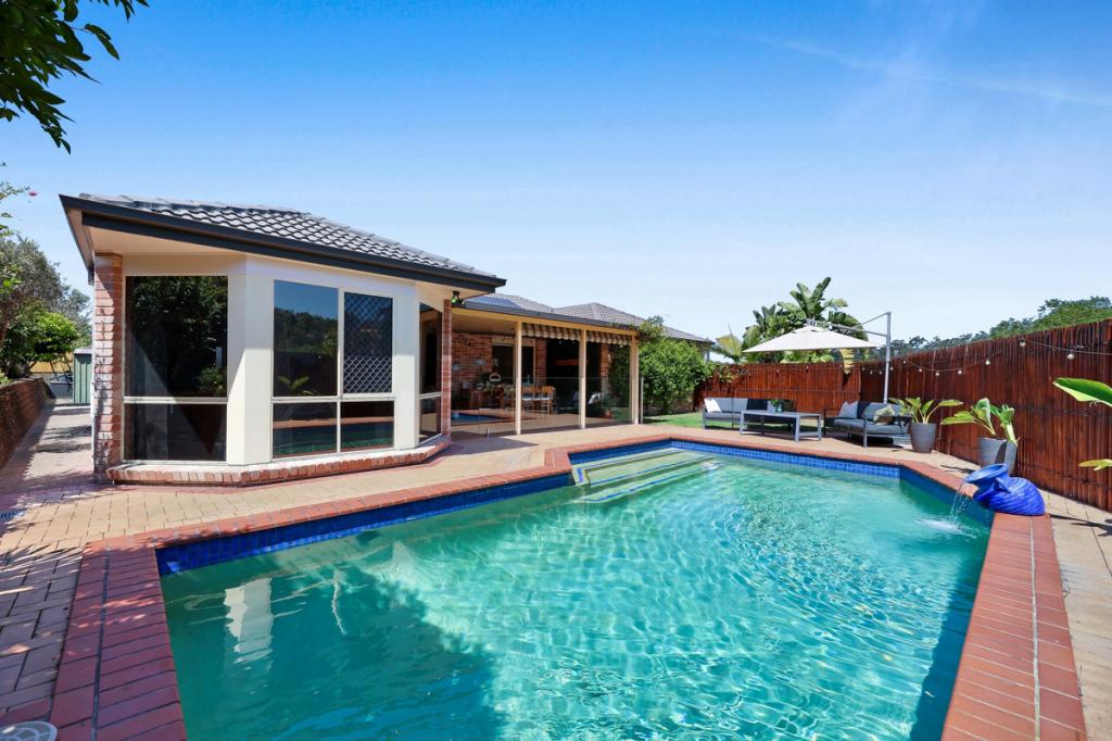 25 Sharscay Cl, Burleigh Heads, QLD 4220