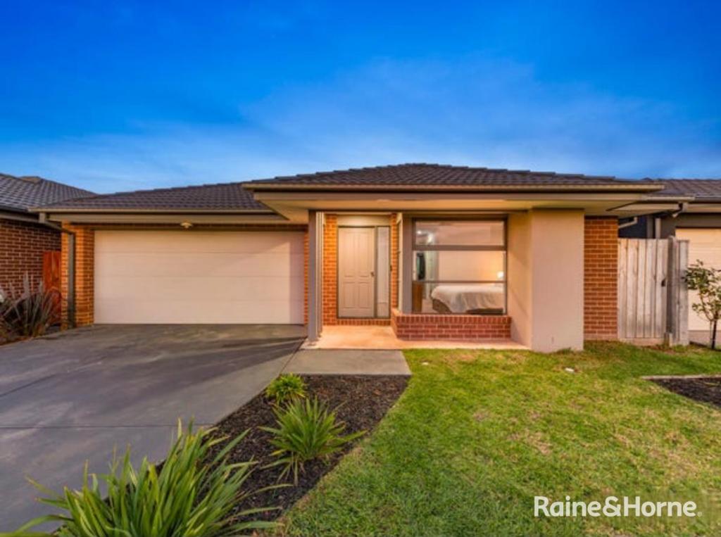 10 Liwen St, Clyde North, VIC 3978