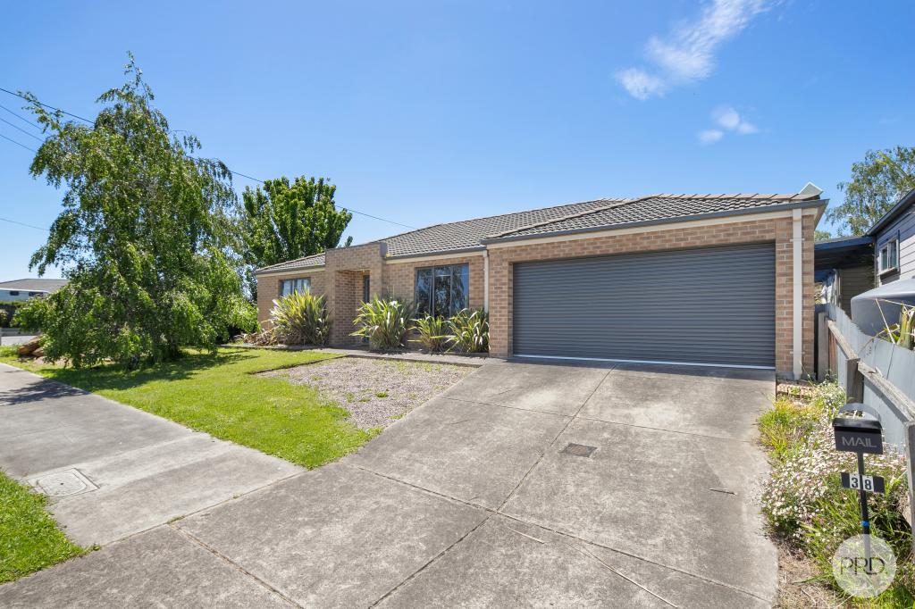 38 Prince St, Sebastopol, VIC 3356