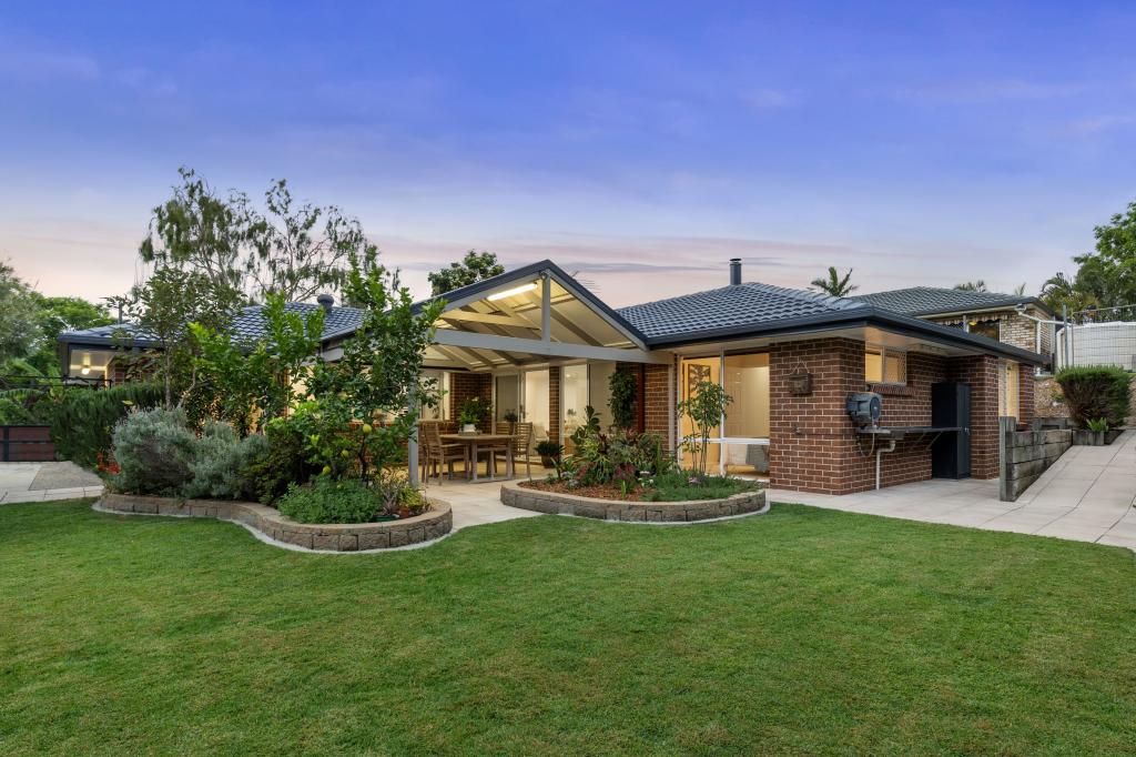 8 Whitewood Pl, Arana Hills, QLD 4054