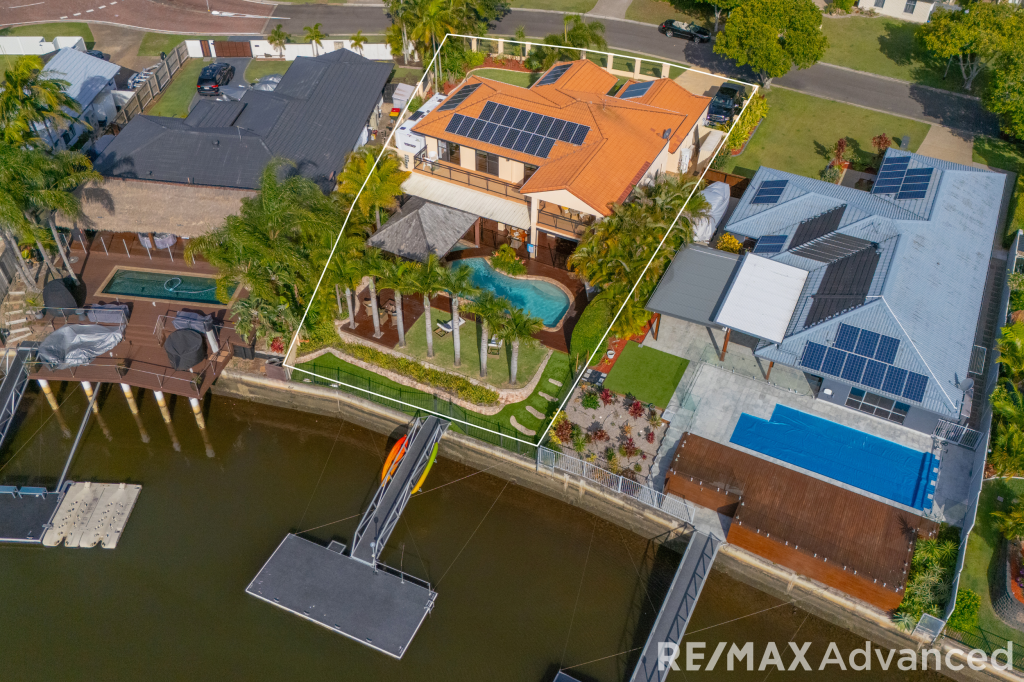 8 Trimaran Ct, Banksia Beach, QLD 4507