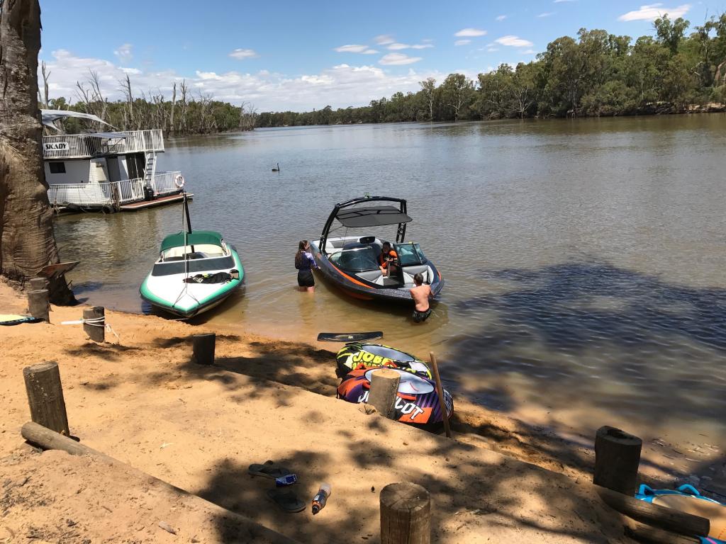 11 Bates Dr, Euston, NSW 2737