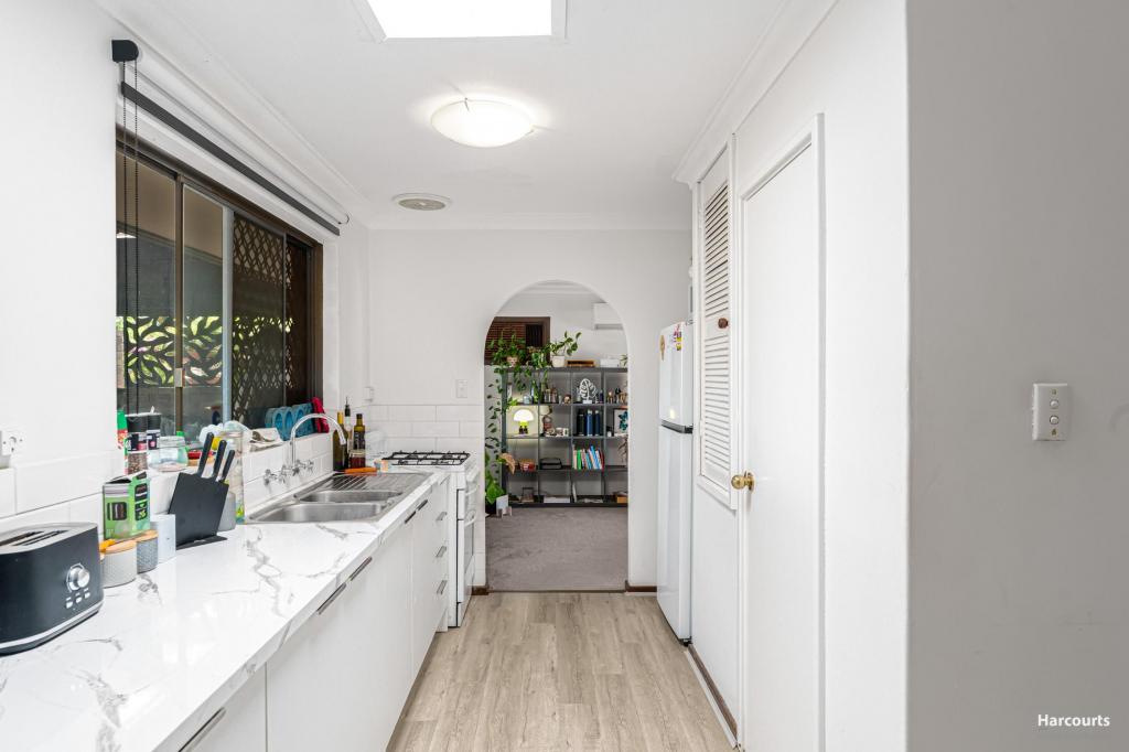 44 Grovelands Dr, Camillo, WA 6111