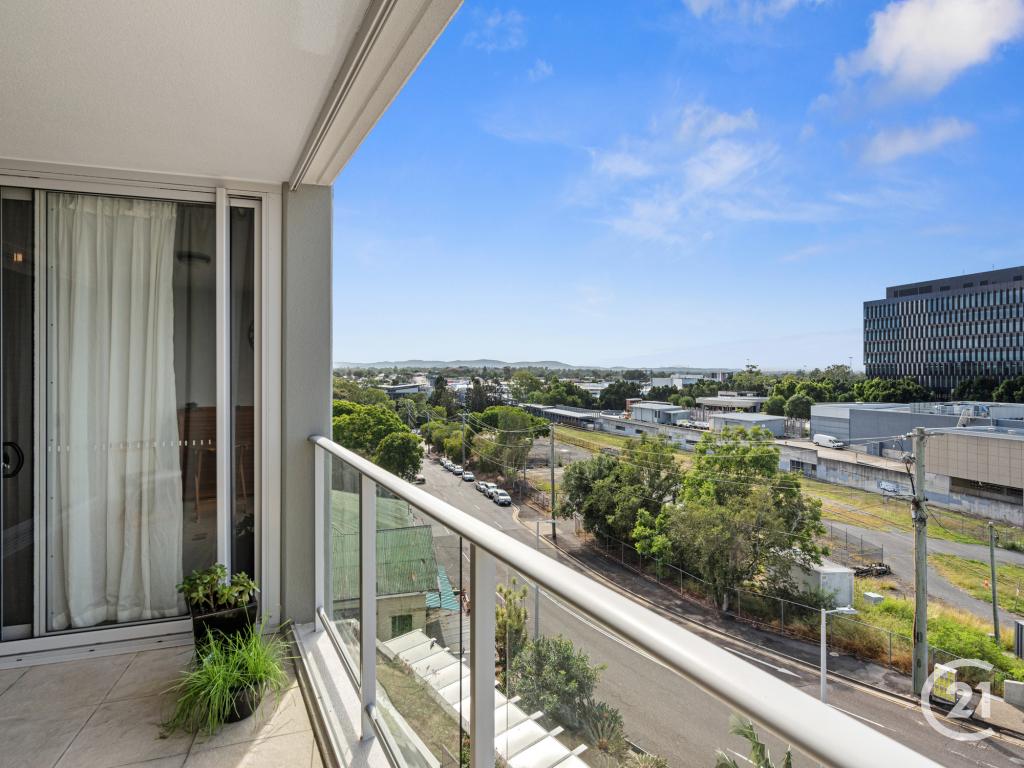 402/11 Ellenborough St, Woodend, QLD 4305