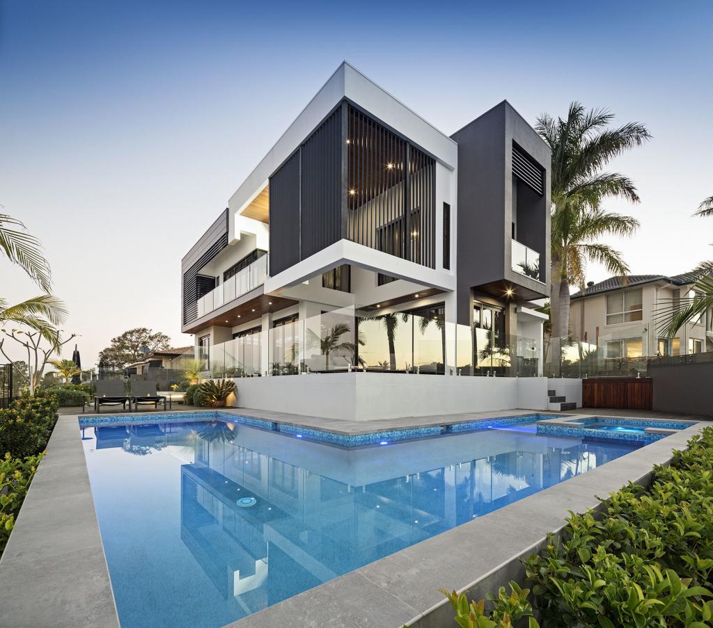 15 Palmetto Ct, Broadbeach Waters, QLD 4218
