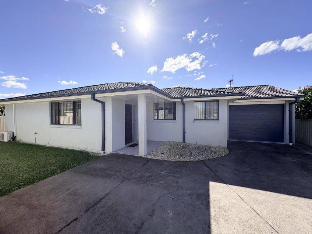 2/3 Albatross Way, Old Bar, NSW 2430