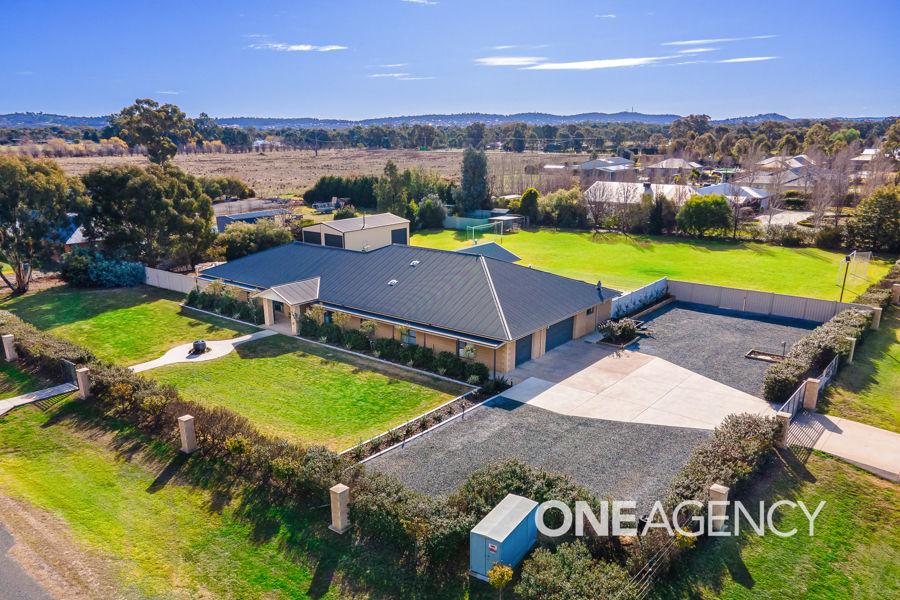 16 Olearia Pl, Lake Albert, NSW 2650