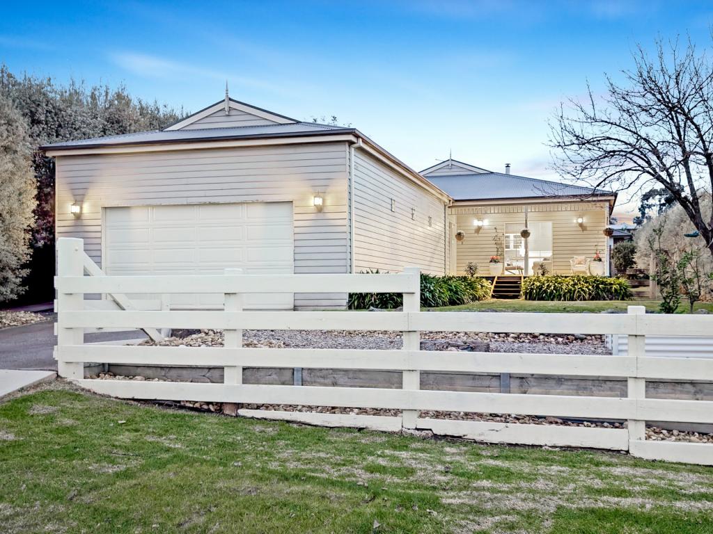8 Nylander Rd, Bunyip, VIC 3815
