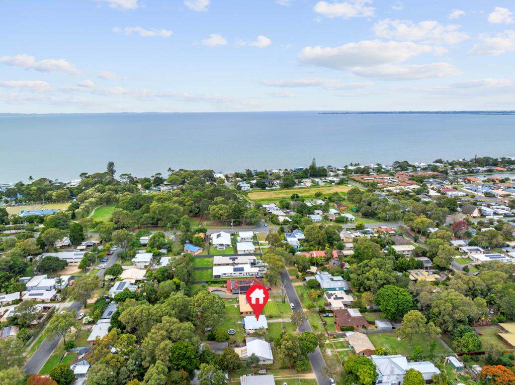 31 First Ave, Beachmere, QLD 4510