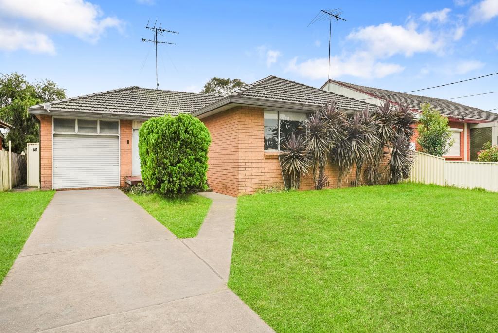 18 & 18a Glossop St, North St Marys, NSW 2760