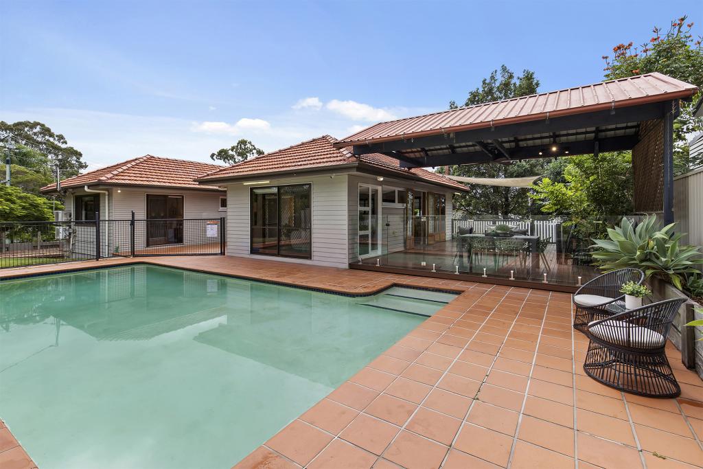 35 Gatwick St, Stafford Heights, QLD 4053