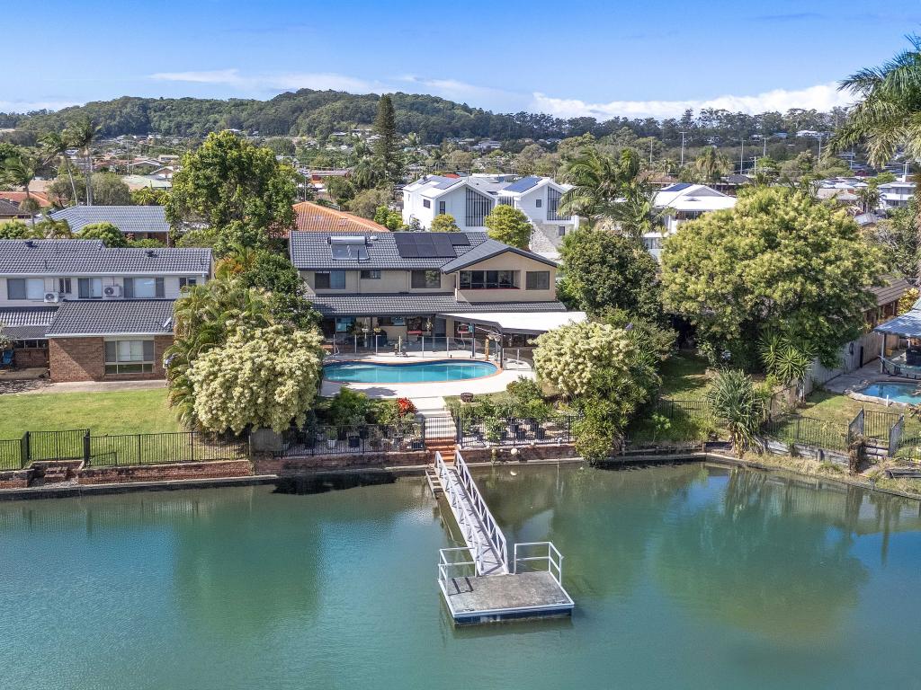 5 Headsail Ct, Currumbin Waters, QLD 4223