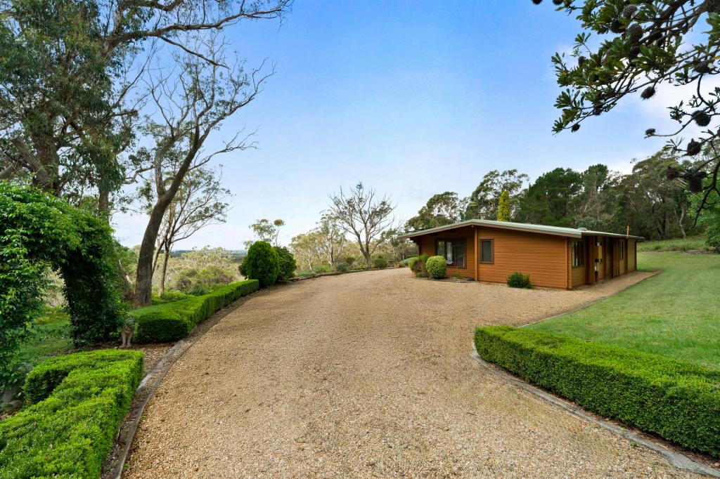 16 Queen Elizabeth Dr, Wentworth Falls, NSW 2782