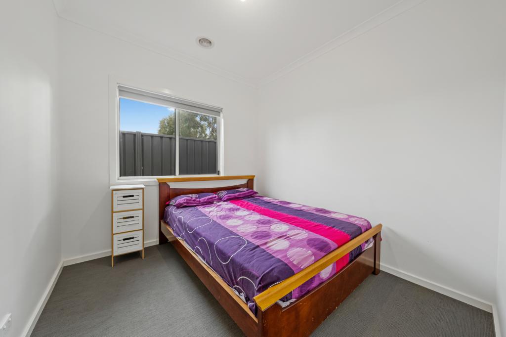 61 ABBEYGATE DR, WERRIBEE, VIC 3030