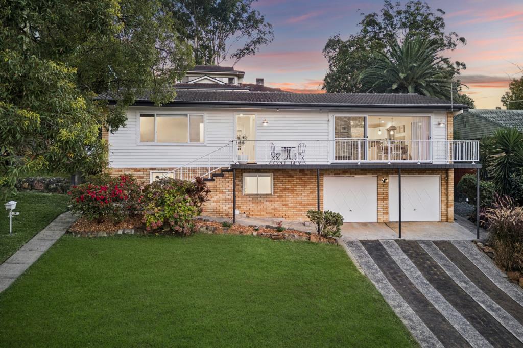 9 Lorraine Ave, Point Clare, NSW 2250