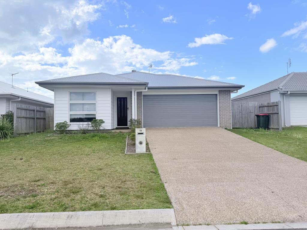13 Frederick Cct, Eli Waters, QLD 4655