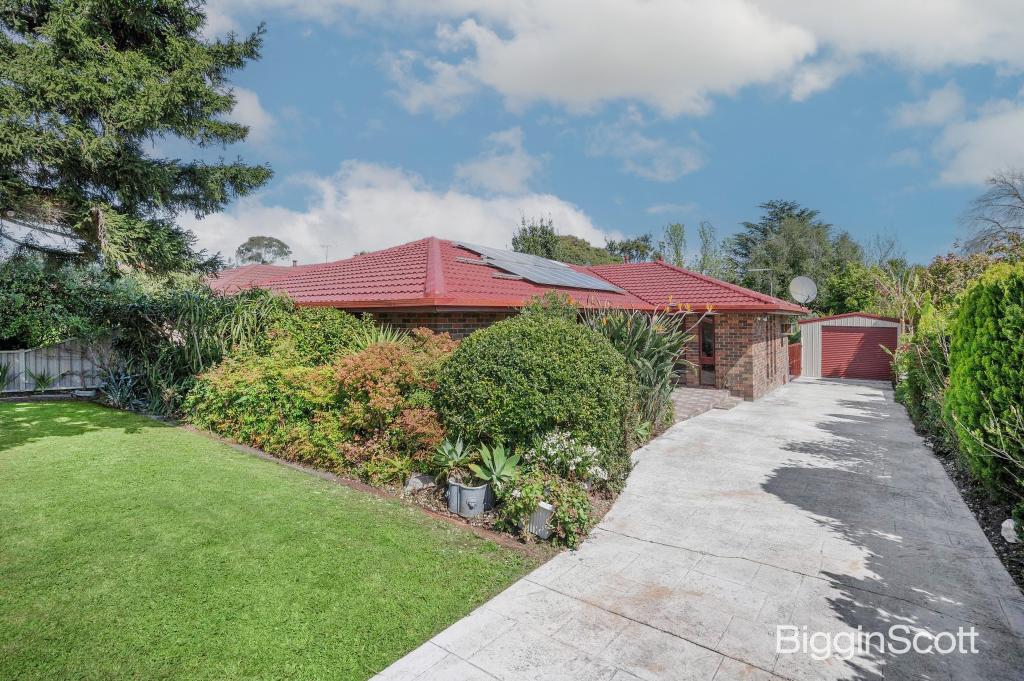 18 COMPTON ST, MITCHAM, VIC 3132