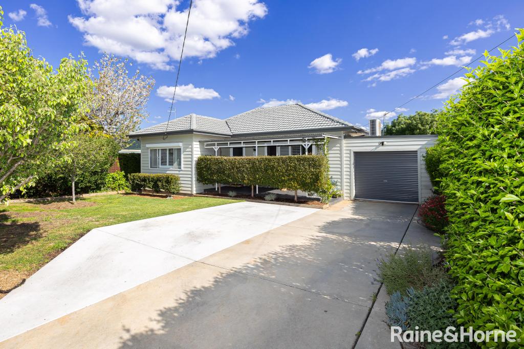 16 Stanley St, Kooringal, NSW 2650