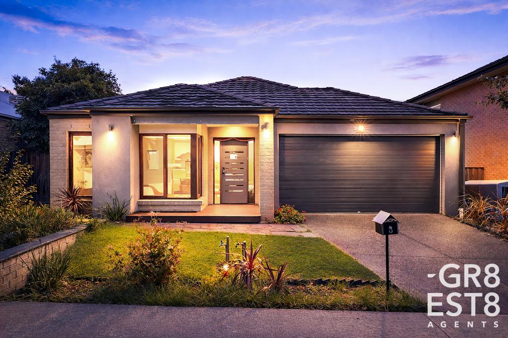 8 John Russell Rd, Cranbourne West, VIC 3977