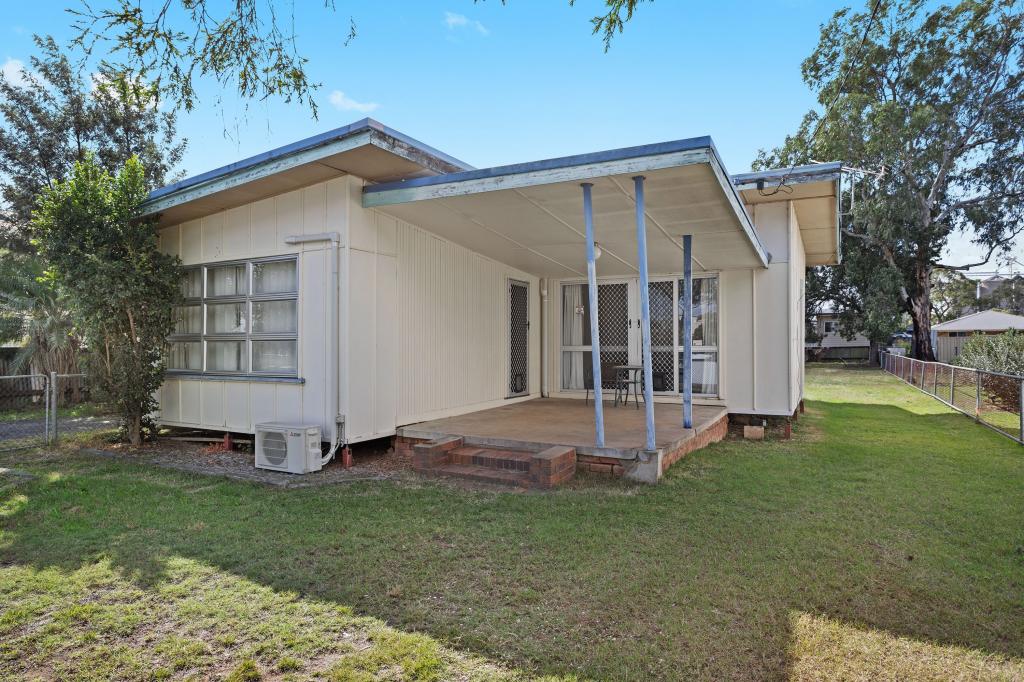 28 Davidson St, Oakey, QLD 4401