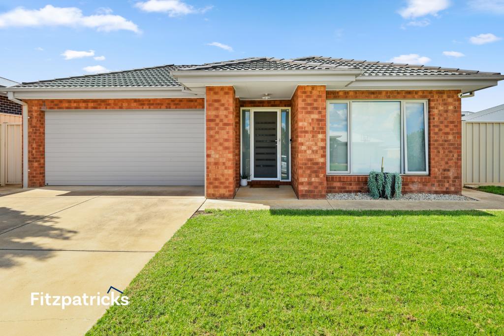 4 Morris Cres, Gobbagombalin, NSW 2650