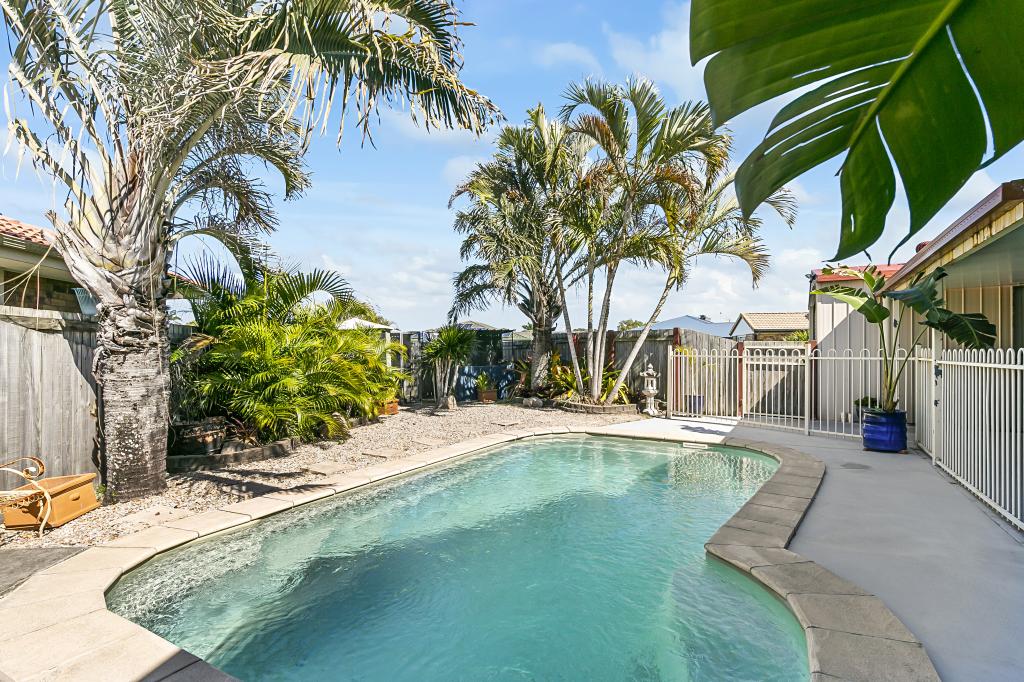 4 Spray Ct, Beachmere, QLD 4510