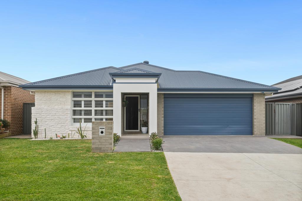 21 Bartlett Cres, Calderwood, NSW 2527