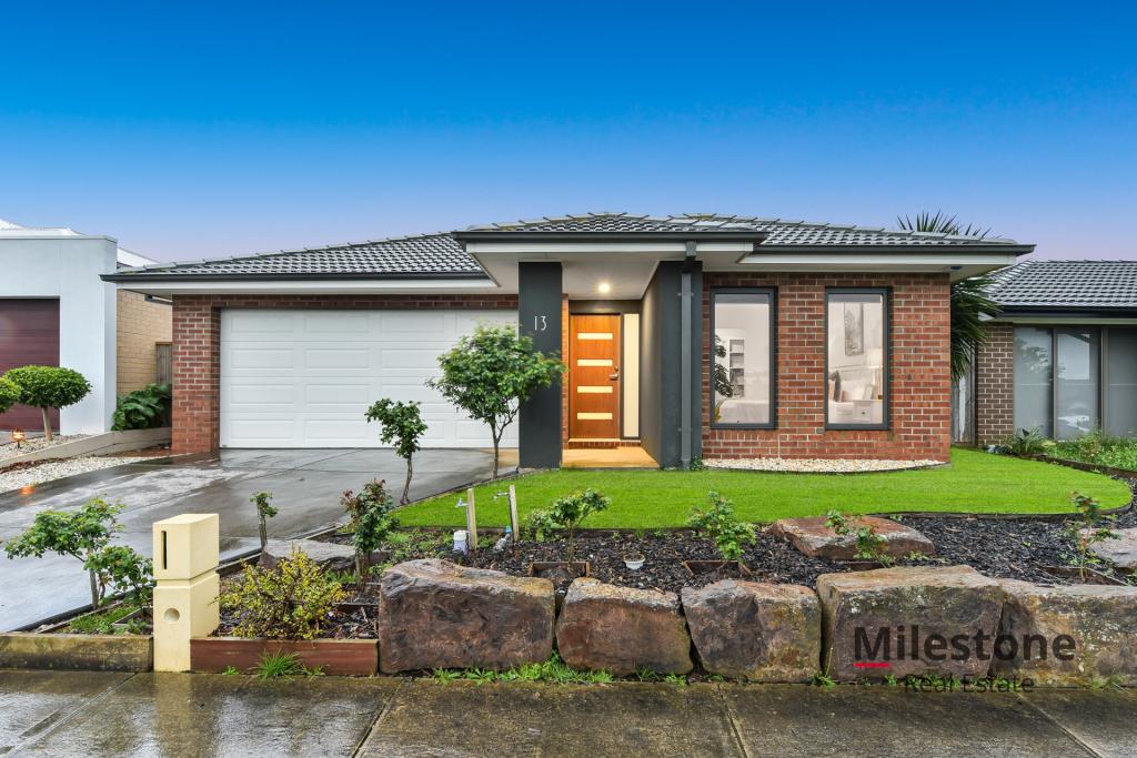 13 STRIKELINE CRES, CLYDE NORTH, VIC 3978