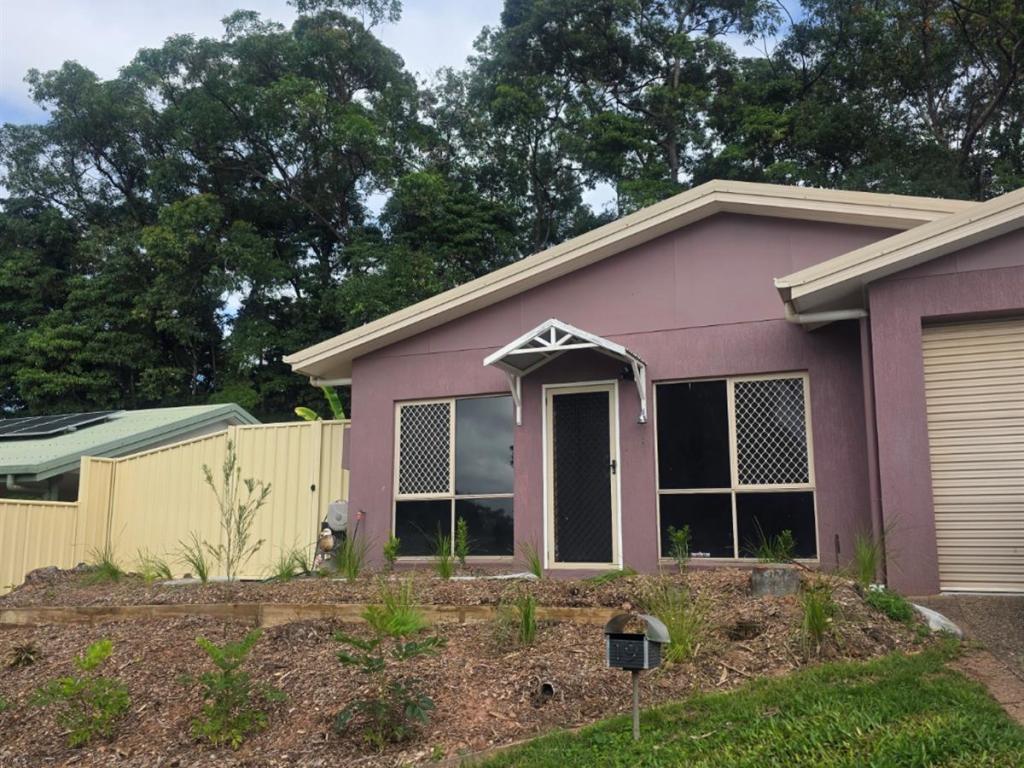 19 Dodd Ct, Mooroobool, QLD 4870