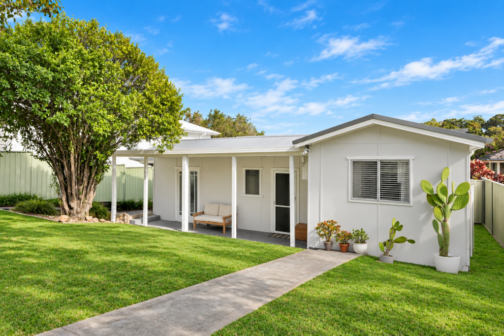 8 Jirramba Ave, Saratoga, NSW 2251