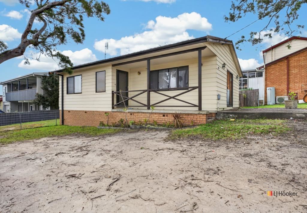 28 PARRAWEENA RD, GWANDALAN, NSW 2259