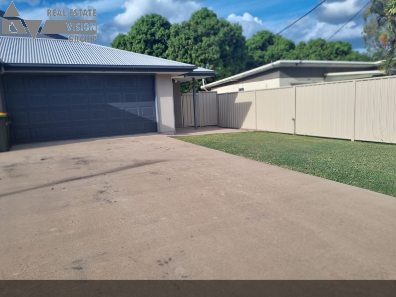 2/10 Main St, Bluff, QLD 4702