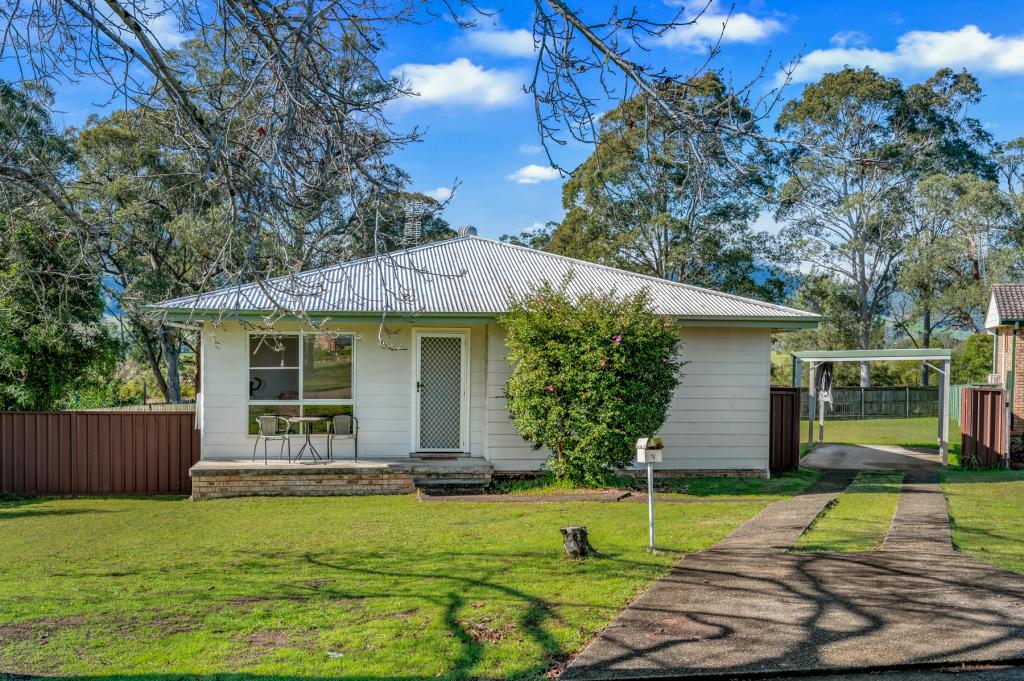 8 Pine Cl, Gloucester, NSW 2422