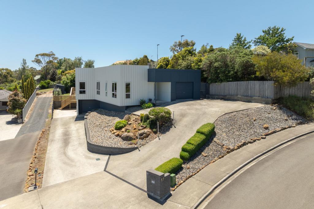 17 TOMARAH CRES, DEVONPORT, TAS 7310