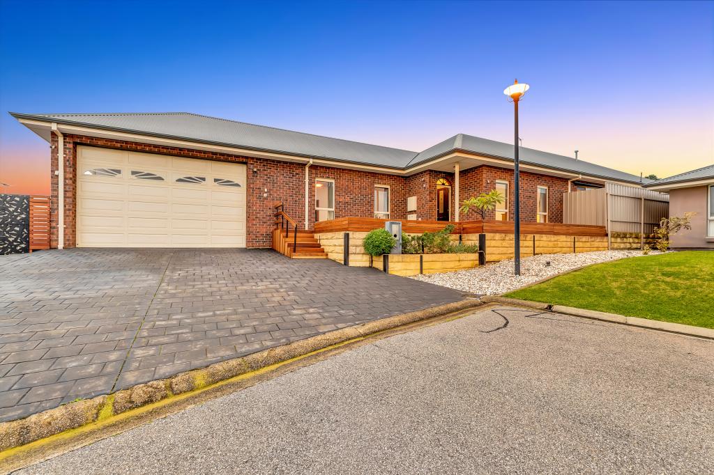 5 Surrey Ct, Craigmore, SA 5114